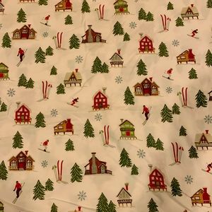 King Pottery Barn holiday sheet set. Pristine condition.